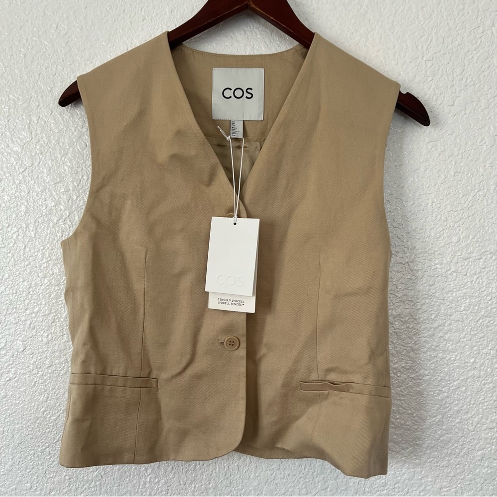 NWT COS Vest V-Neck size 6